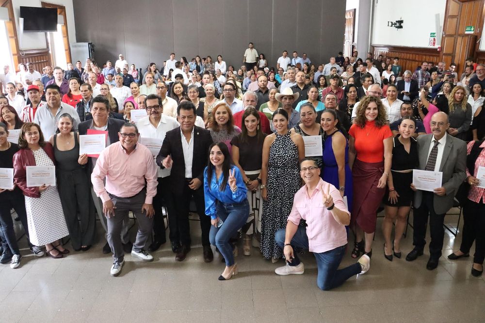 Reconoce Guadalajara a servidores públicos por 20, 25 y 30 años de antigüedad