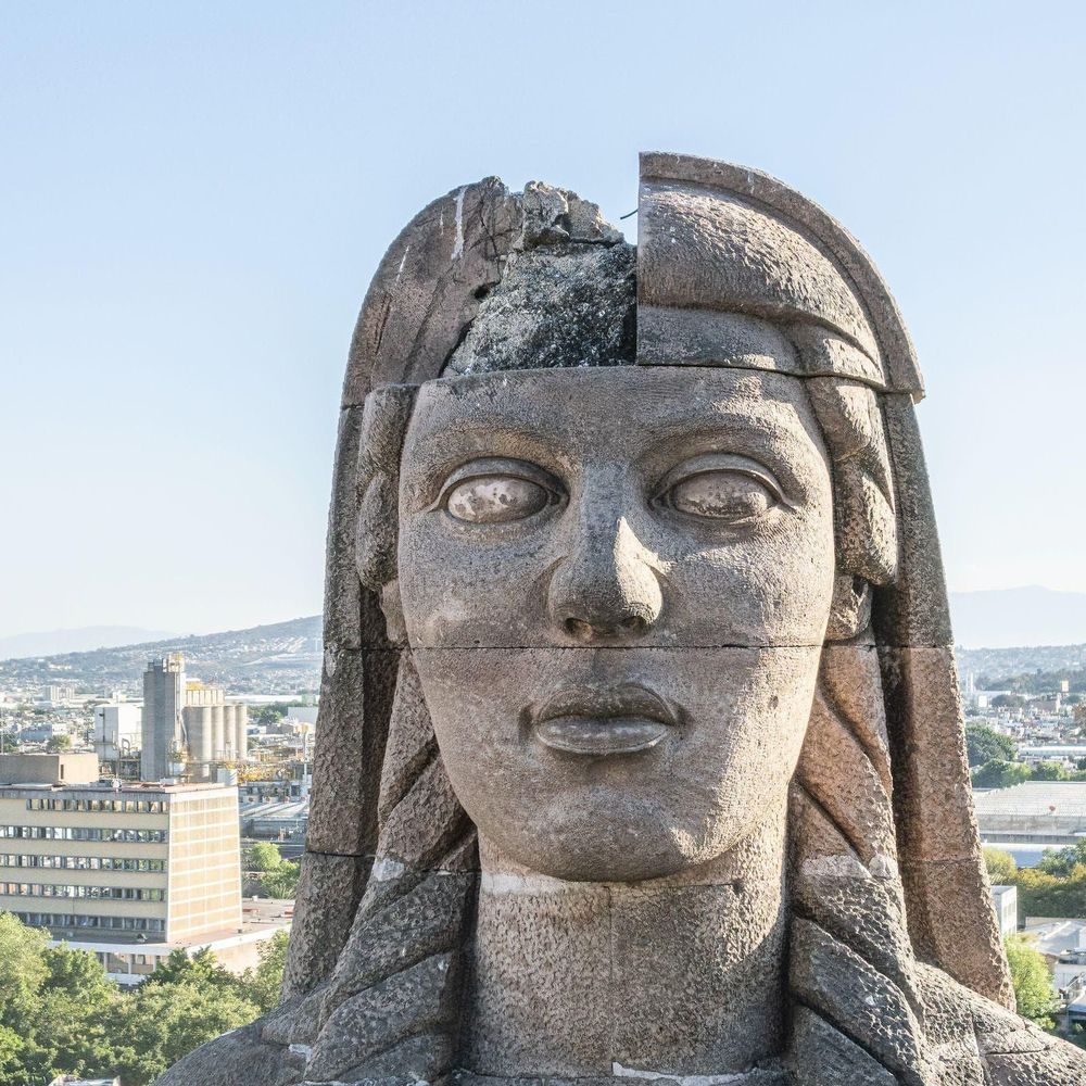 Se realizan acciones de Protección Civil en la Glorieta de las y los Desaparecidos (Niños Héroes) por afectación física en estructura del monumento a la Madre Patria