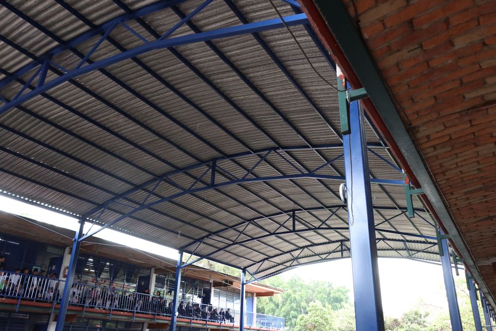 Impulsa Guadalajara construcción de techos para escuelas, con materiales reciclados
