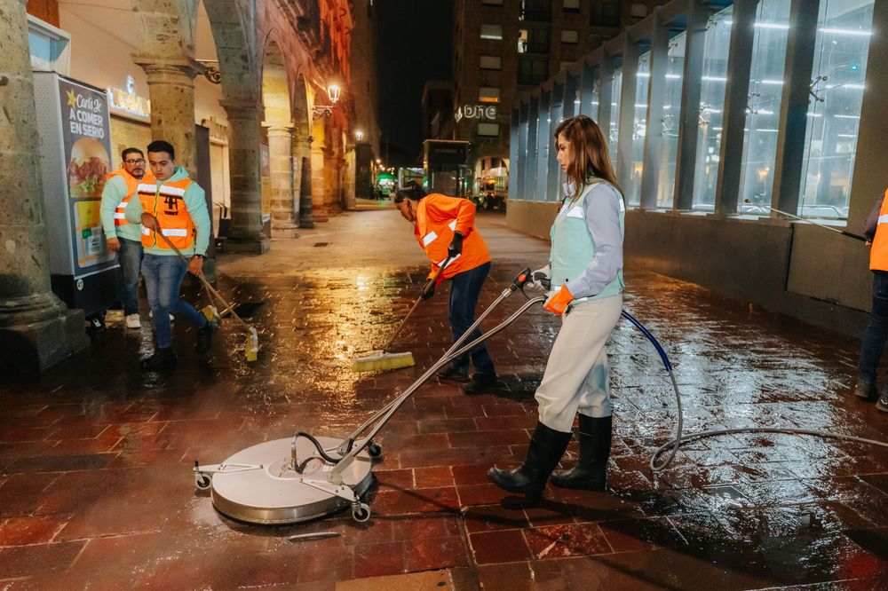  Arranca Vero Delgadillo hidrolavado en el corazón de Guadalajara 