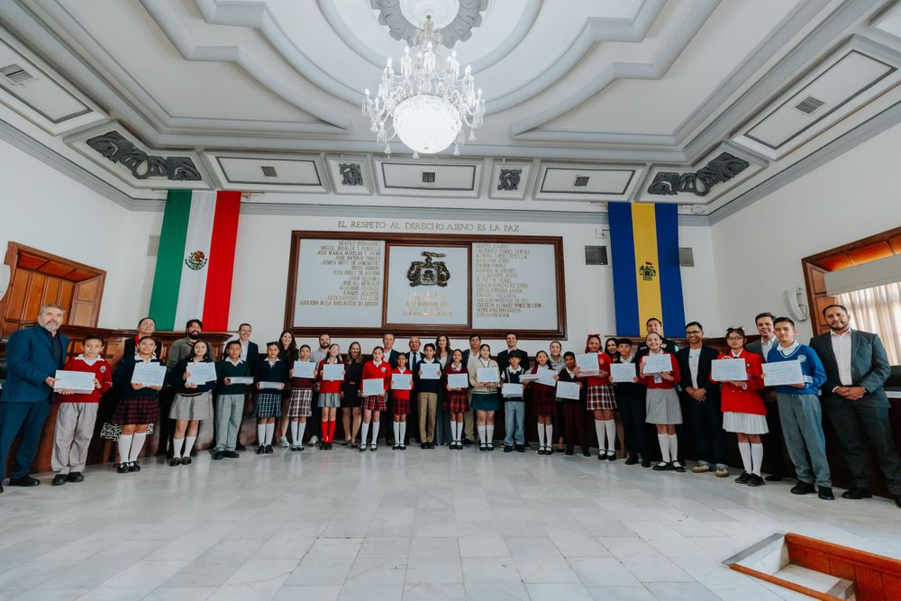 Escucha Vero Delgadillo a Pequeños Guardianes en el Cabildo Infantil 2025