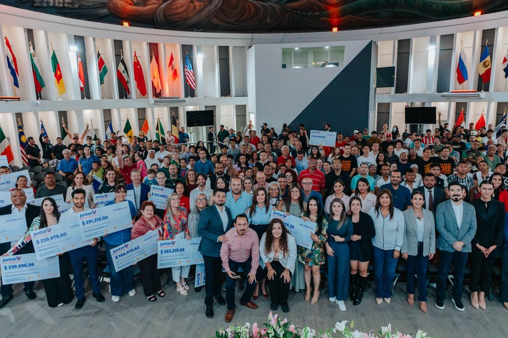 Entrega Vero Delgadillo apoyos por 9 mdp a 32 organizaciones civiles