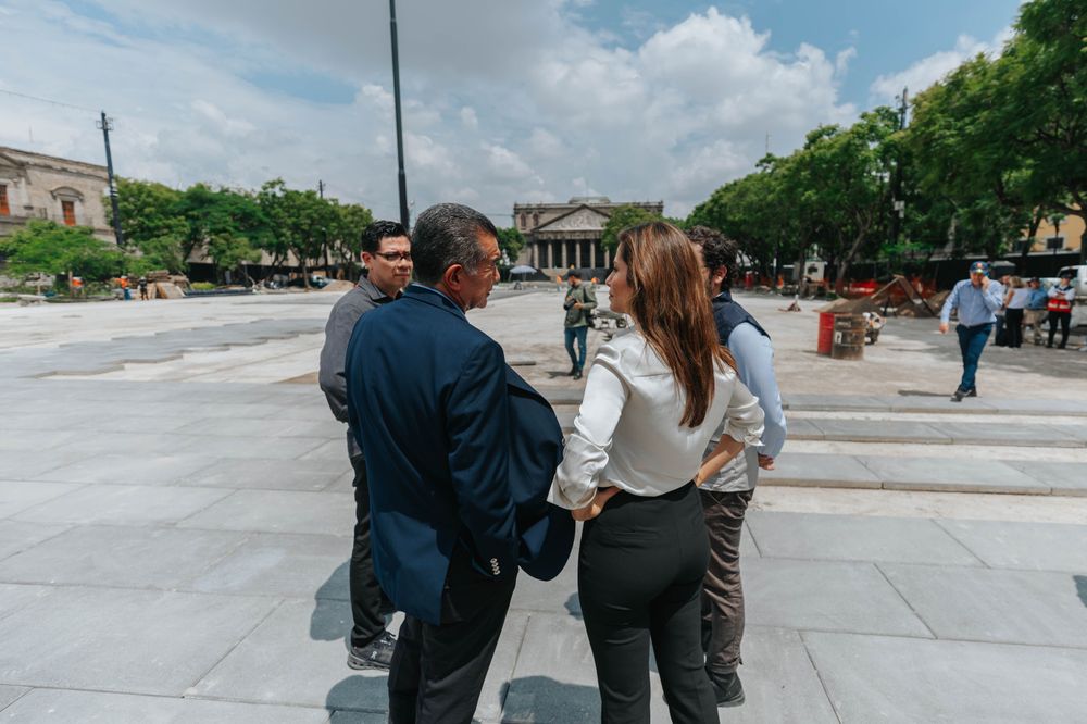 Vero Delgadillo da continuidad a obras en el Centro de Guadalajara; supervisa junto a David Zamora acciones en la Plaza Liberación