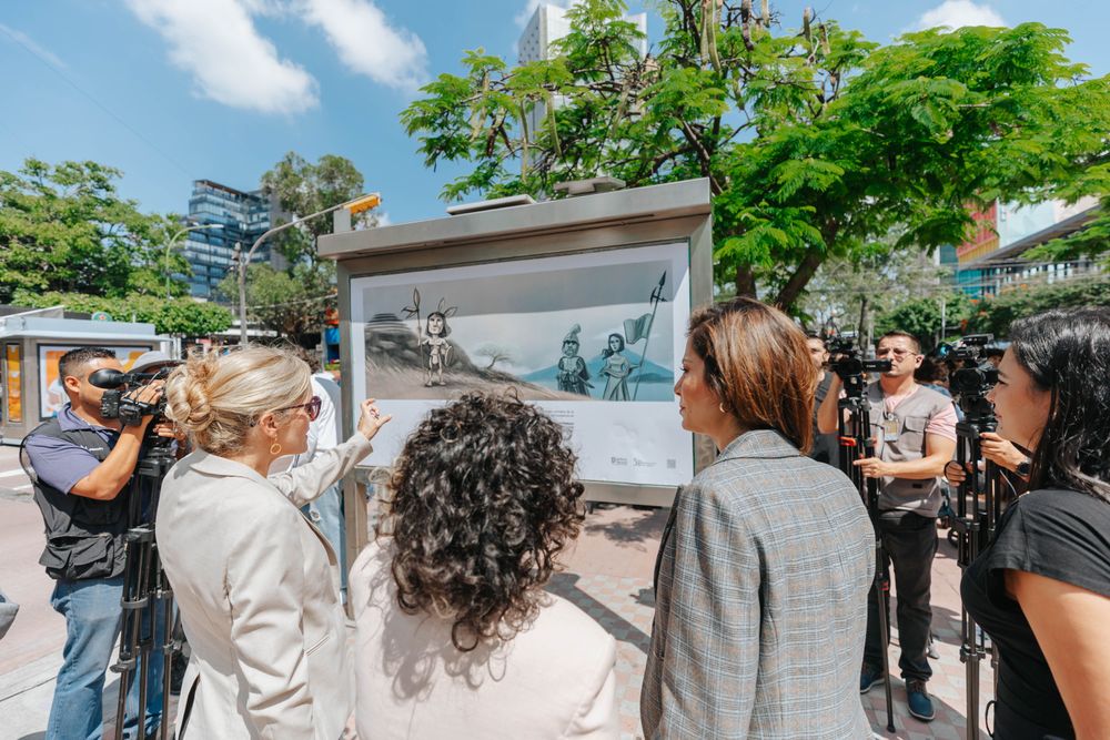 Participa Vero Delgadillo en la inauguración de la exposición Democracia Ilustrada, 30 años de Elecciones en Jalisco 