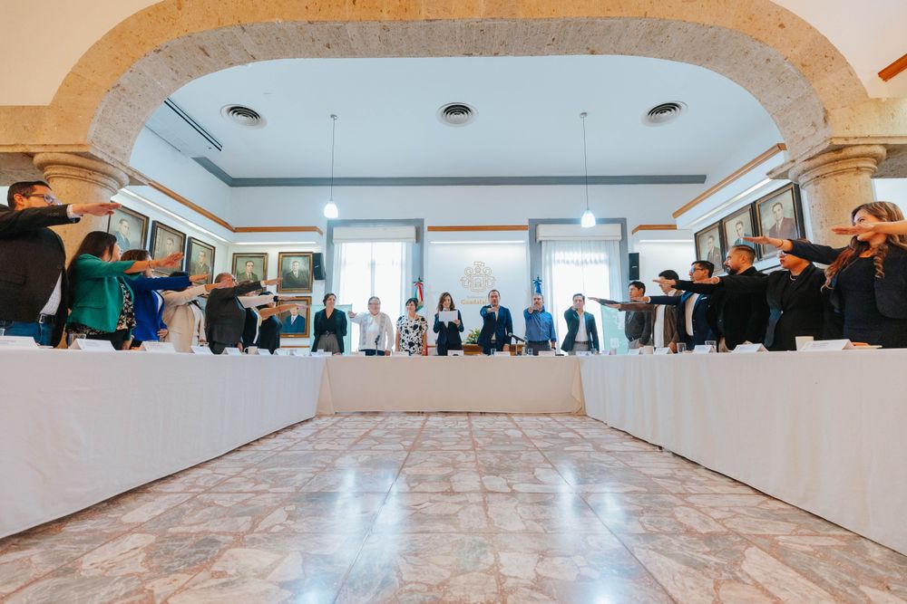 Vero Delgadillo toma protesta al Consejo Municipal de Participación Social en Educación