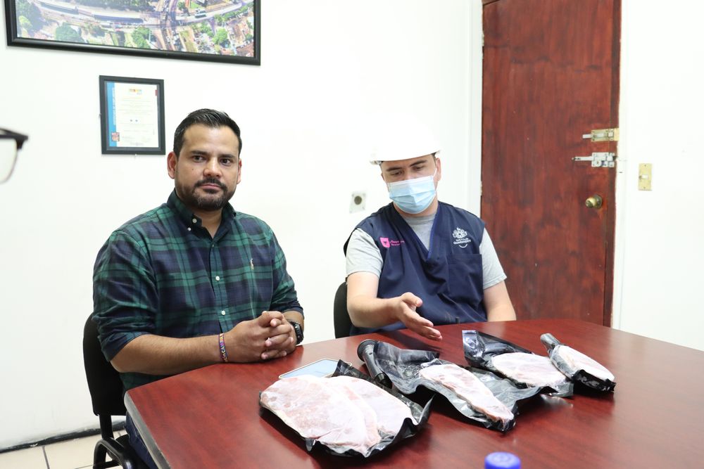 Capacitan a trabajadores del Rastro para mejorar procesos cárnicos