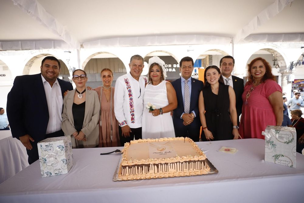 Realiza Guadalajara ceremonia de matrimonios colectivos en Paseo Alcalde