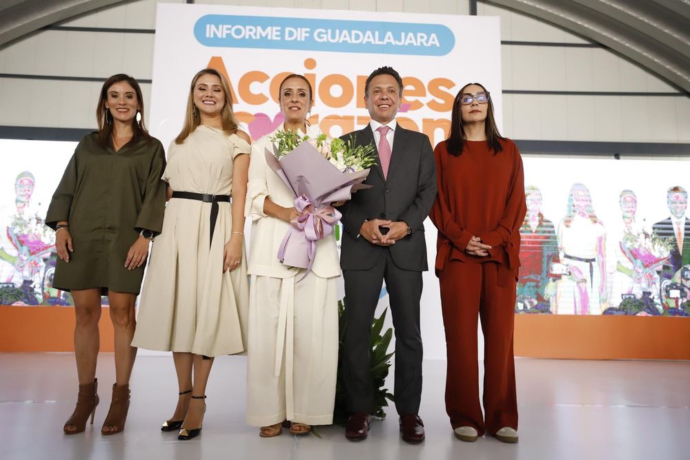 Rinde Maye Villa de Lemus Sexto Informe de Actividades al frente de DIF Guadalajara