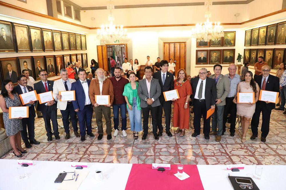 Entrega Guadalajara Reconocimiento al Mérito Veterinario 2024