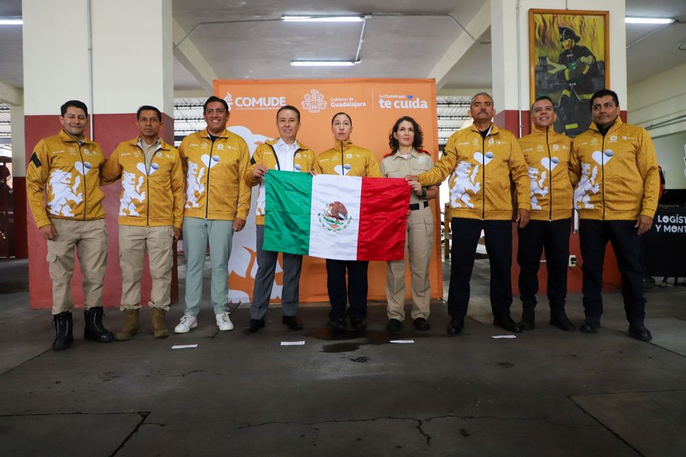 Visten a policías y bomberos del Gobierno de Guadalajara que irán a juegos mundiales