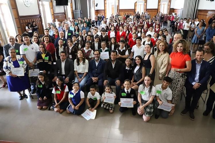 Reconoce Guadalajara compromiso educativo con la entrega de las distinticiones Roberto Cuéllar y José Vasconcelos