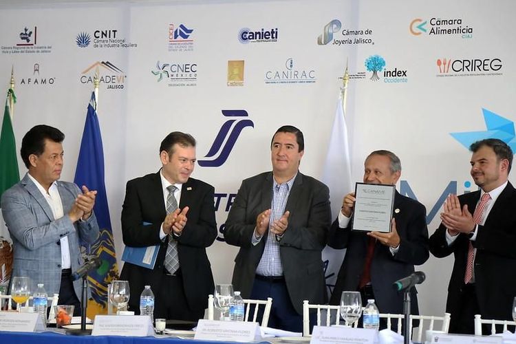 Toma protesta el Consejo Directivo de la Cámara Nacional de la Industria del Vestido, Delegación Jalisco
