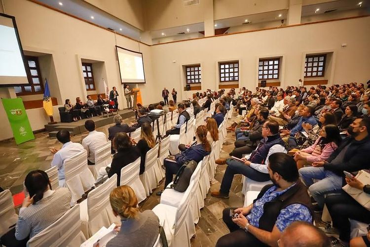 Capacita Gobierno Municipal en procesos licitatorios y registro al Padrón de Proveedores