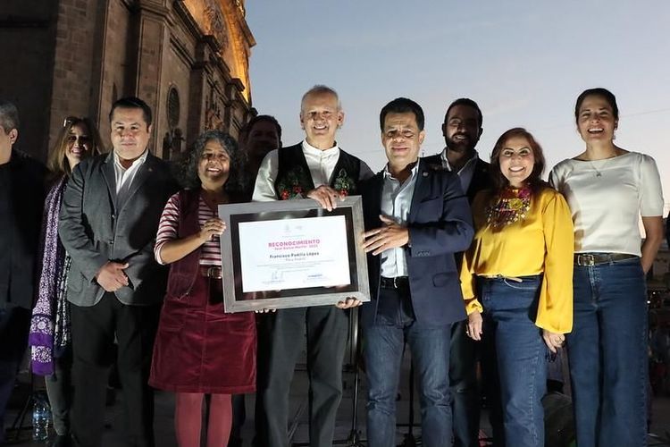 Recibe Francisco Padilla López el Reconocimiento José Guízar Morfín