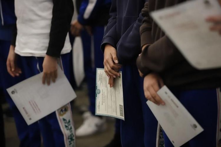 Continúa entrega de actas de nacimiento gratuitas en escuelas de educación básica de Guadalajara